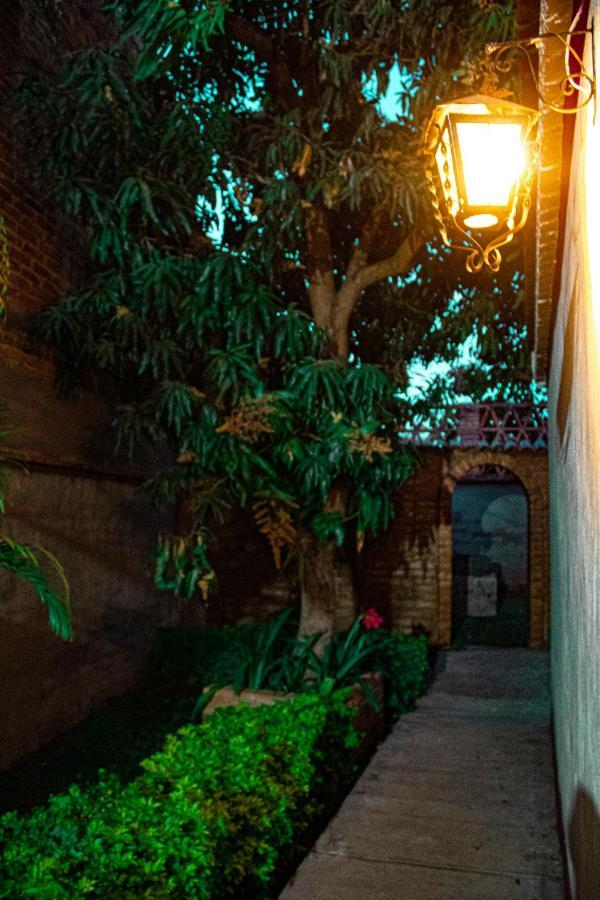 Villa Flores, Casa En El Centro De Mascota Esterno foto
