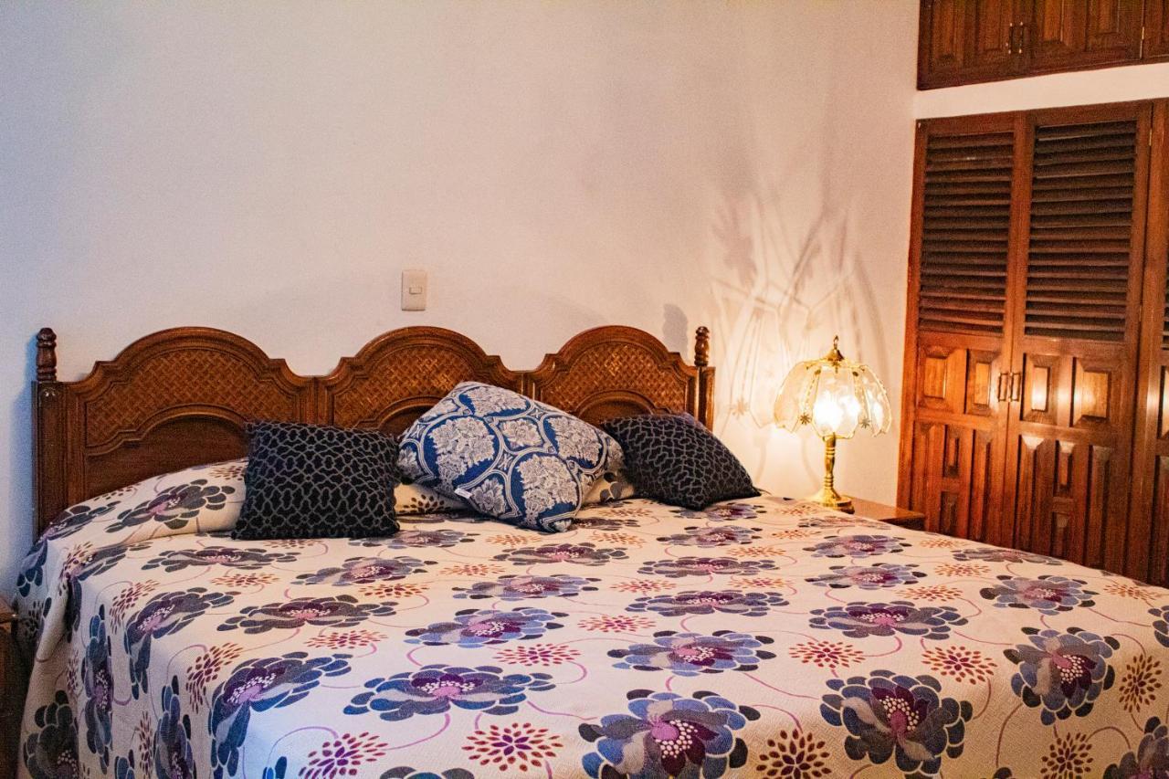 Villa Flores, Casa En El Centro De Mascota Esterno foto
