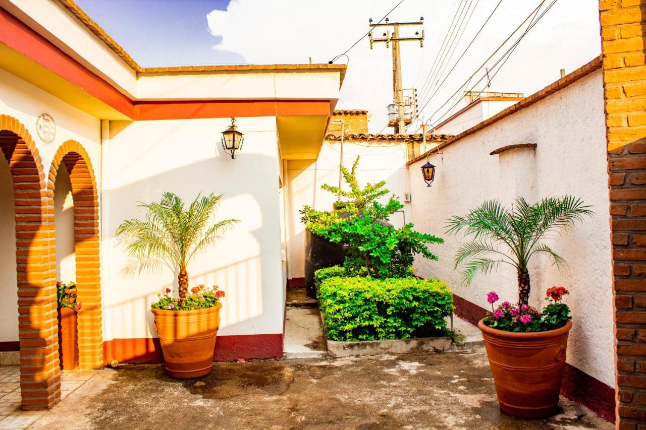 Villa Flores, Casa En El Centro De Mascota Esterno foto